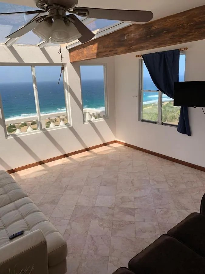 Oceanfront Hideaway Main Floor Villa Isabela Semesterbostad